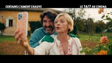 Certains l'aiment chauve: Trailer HD