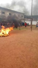 Reclusos de Coronel Oviedo quemaron colchones