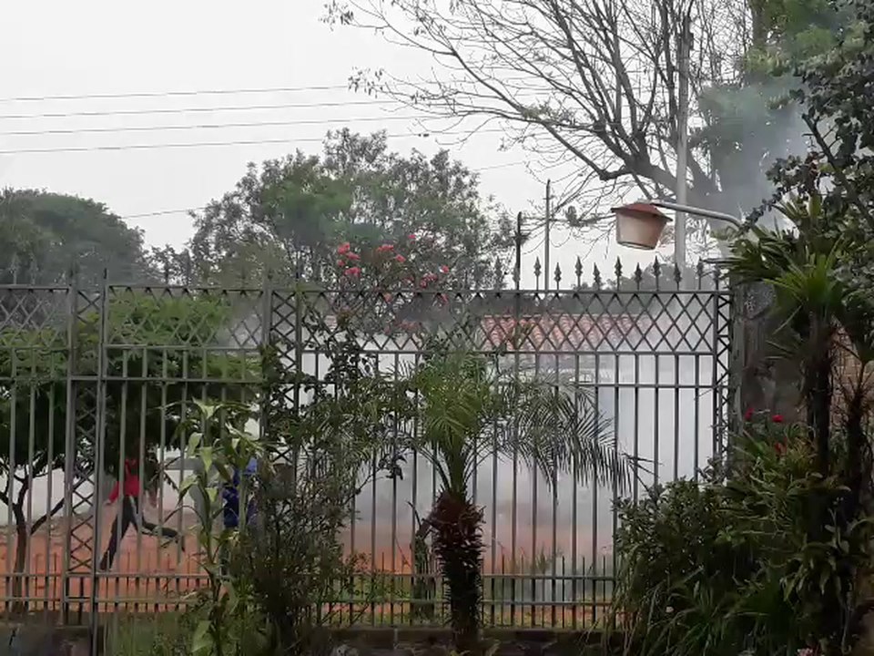 Familias se enfrentan para invadir predio de Copaco en Luque