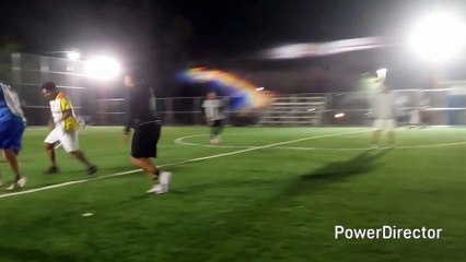 PARED Y 1:25 CAÍ 2:20 A 2:30 GRITO MIO 2:47 A 3:06 Y 3:25 A 3 :30 AHÍ ESTA DIDI AHÍ ESTA DIDI ¿DE QUIÉN ESTARAN HABLANDO?