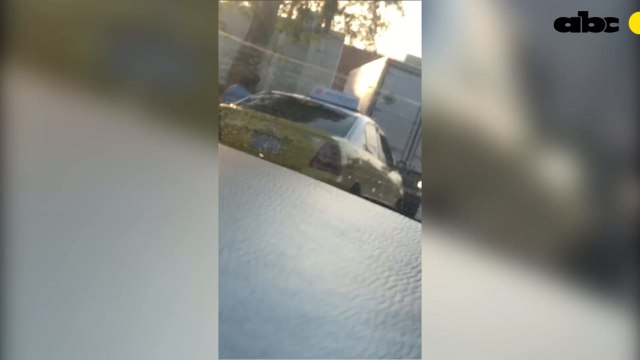 Un taxista y un camionero protagonizaron una pelea que terminó en destrozos para ambos