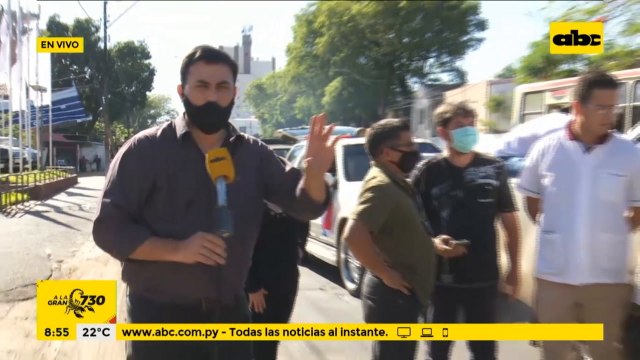 Caravana de funcionarios de Clínicas pidiendo más presupuesto para Salud