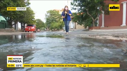 Desagüe cloacal en plena calle de Sajonia