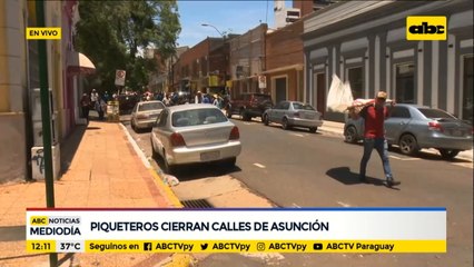 Campesinos siguen movilizados y cerrando calles en el microcentro