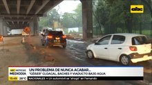 El "géiser" cloacal, baches y viaductos bajo agua: imágenes típicas de los días de lluvia