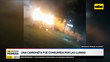 Una camioneta fue consumida por las llamas en Mariano Roque Alonso