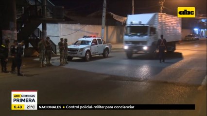 Uniformados realizan controles por restricción horaria