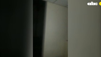 Funcionarios de la sede judicial muestran como el sitio está totalmente a oscuras hace varios días