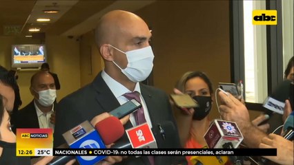 La meta es adquirir las vacunas dentro del primer trimestre, según Mazzoleni