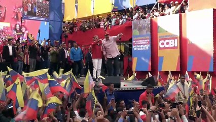 Maduro dice que el poder nacional de Venezuela se sustenta en el pueblo y en sus fusiles