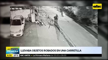 Detenido mientras llevaba objetos robados en una carretilla