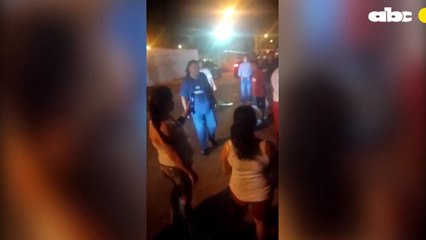 Pobladores de la Chacarita increparon al intendente Óscar "Nenecho" Rodriguez por querer ubicarlos en refugios