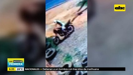 Detienen a dos jóvenes por robo de motocicleta