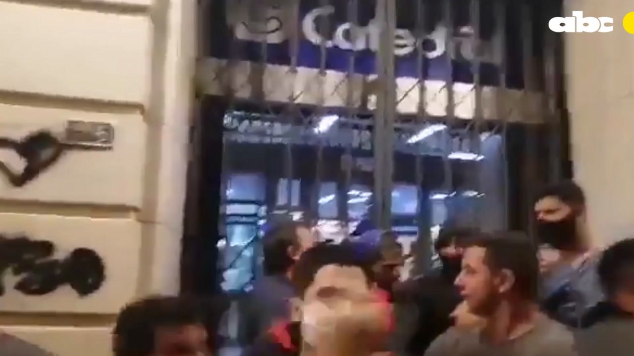 Momento de la agresión y asalto a periodista de ABC