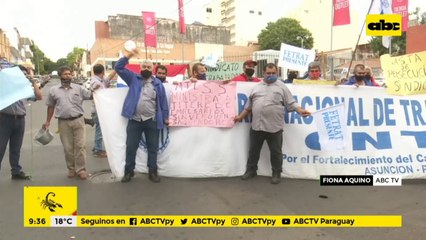 Manifestación de choferes frente al MTESS