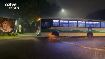 46,2 de chuva causa alagamentos em Cascavel