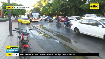 Pasajeros sienten frío y reguladas de transportistas en las calles