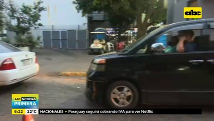 Escasa cantidad de personas aguardan en el vacunatorio de la SND