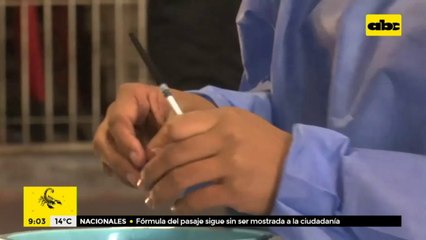 Adultos mayores no acuden a vacunatorios por la distancia y porque "quieren elegir la vacunas"