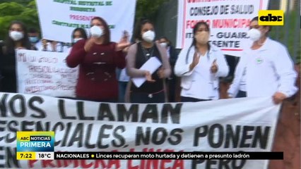 Enfermeros protestan frente al Ministerio de Salud y exigen pago de salarios atrasados
