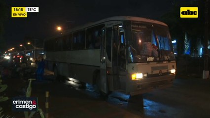 Indígenas que acampaban frente al INDI son trasladados a sus comunidades