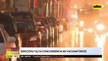 Emoción y alta concurrencia en vacunatorios