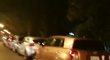 Filas de vehículos a la espera de la apertura del vacunatorio en CDE