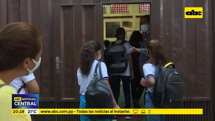 Docentes no aceptan retorno solo con primera dosis