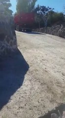 Camión tumba cae al río Paraná, en Ayolas