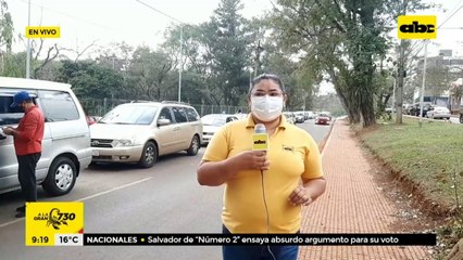 Largas filas en vacunatorio de Ciudad del Este