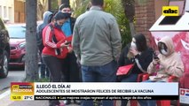 ¡Llegó el día A!: Adolescentes se mostraron felices de recibir la vacuna