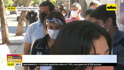 ¡Llegó el día A!: Masiva concurrencia en vacunatorios