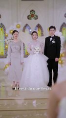 Desgarraron su vestido en la boda, pero el CEO más poderoso se declaró.Todos en shock!