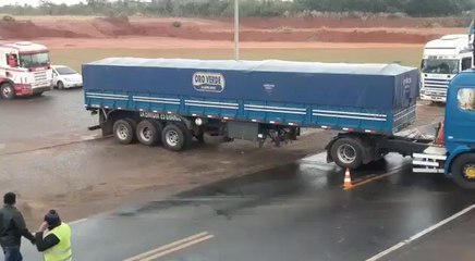 Camioneros obligaron a otros al paro cerrando las rutas