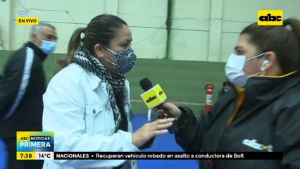 Impaciencia en vacunatorio de la SND por desorganización de encargados