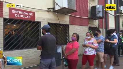 Largo tiempo de espera para tramitar cédulas en Identificaciones