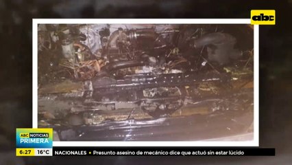 Bomberos evitan incendio total de una camioneta