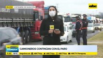 Camioneros continúan con el paro