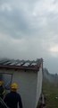 Fulminante rayo ocasionó incendio en una vivienda de San Ignacio, Misiones (2)