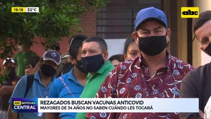 Rezagados buscan vacunas anticovid