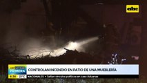 Controlan incendio en el patio de una mueblería