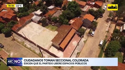 Ciudadanos toman seccional colorada