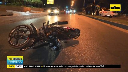 Dos jóvenes mueren tras choque en moto