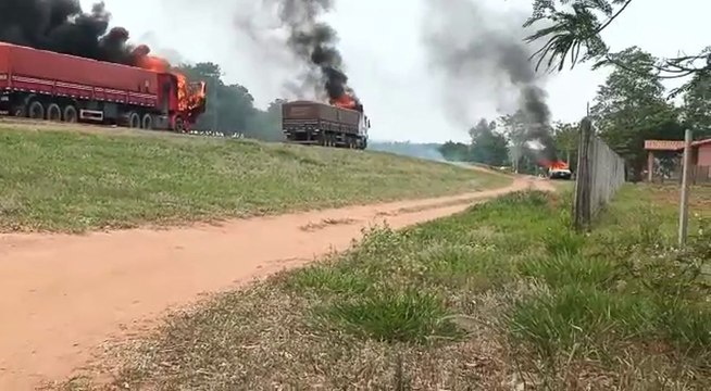 Queman camiones en Yasy Cañy