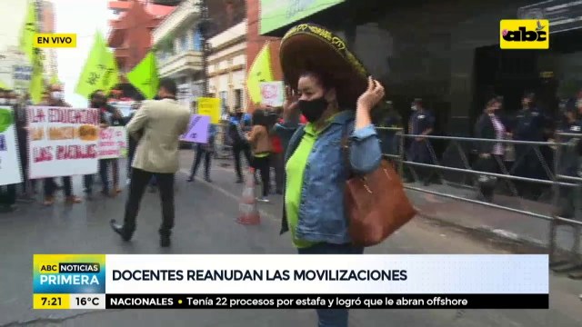 Docentes reanudan movilizaciones, exigiendo reajuste salarial