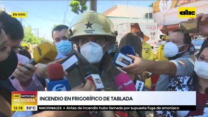 Bomberos controlan incendio en Frigorífico Athenas Food