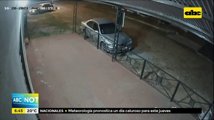 Asaltan y roban un vehículo en Luque