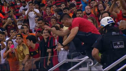 Gustavo Florentín: La expulsión y el festejo con los hinchas del Sport