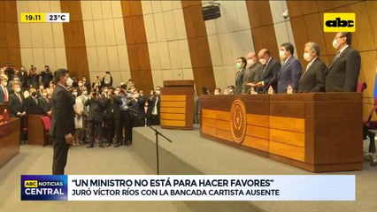Juró Víctor Ríos y legisladores de la bancada cartista no participaron del acto
