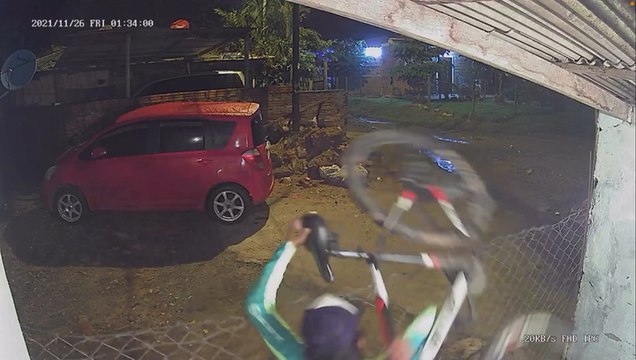 Así robó una bicicleta un ladrón